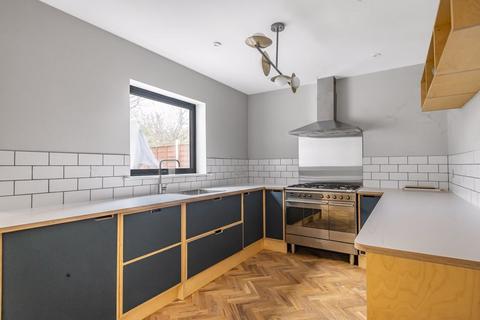 15 Hare Lane, Godalming, GU7 3EE