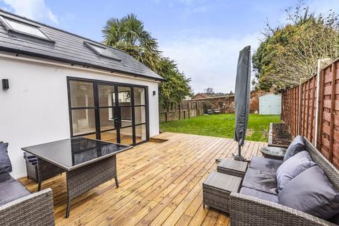 15 Hare Lane, Godalming, GU7 3EE