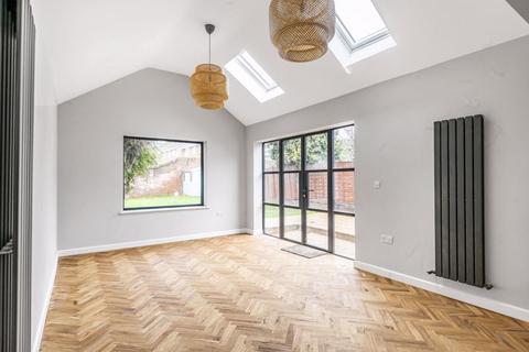 15 Hare Lane, Godalming, GU7 3EE