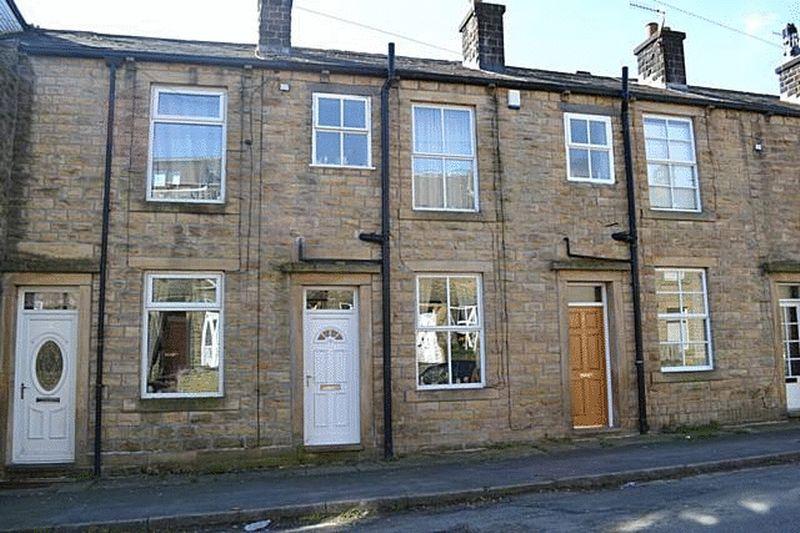 Clough Road, Littleborough OL15 9JZ 2 bed house £595 pcm (£137 pw)