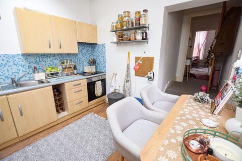 Flat 2, 31 Richmond Road, Exeter, EX4 4JF