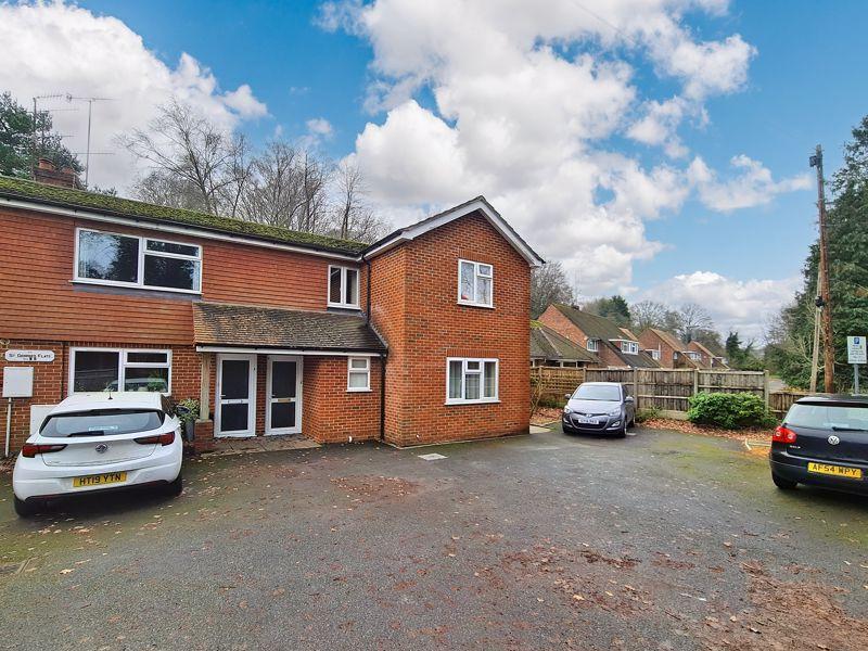 Kings Road, Haslemere 2 bed £1,095 pcm (£253 pw)