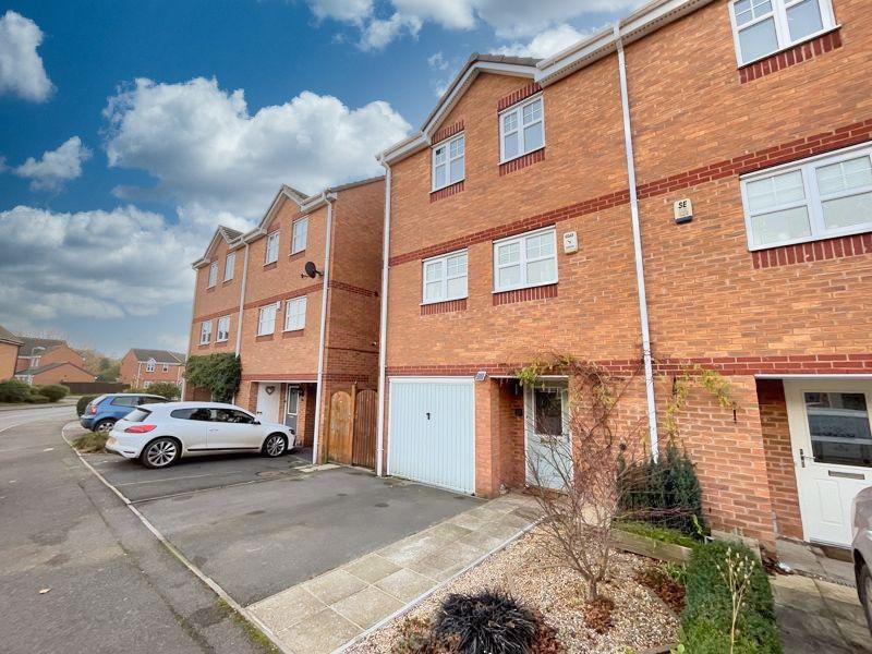 Stuart Way, Market Drayton 4 bed semidetached house £230,000