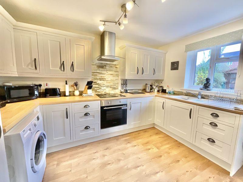 Stuart Way, Market Drayton 4 bed semidetached house £230,000