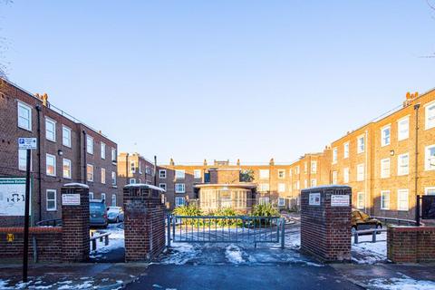 9 Mapledene Estate, London, E8 3LN