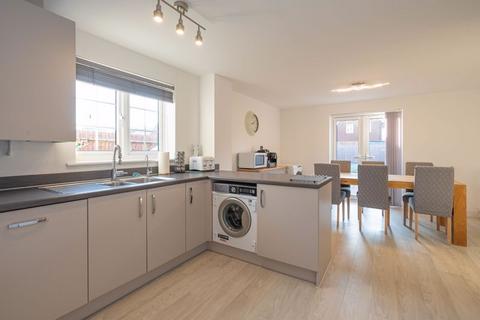 32 Diamond Drive, Didcot, OX11 6FH
