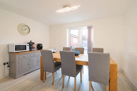 32 Diamond Drive, Didcot, OX11 6FH