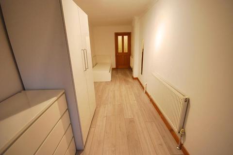 Studio to rent, DANETHORPE ROAD, WEMBLEY, MIDDLESEX, HA0 4RQ