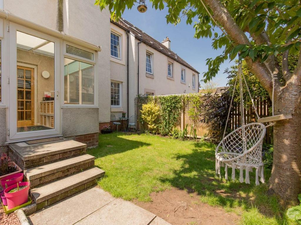 Bonaly Wester, Colinton, Edinburgh 3 bed house £1,475 pcm (£340 pw)
