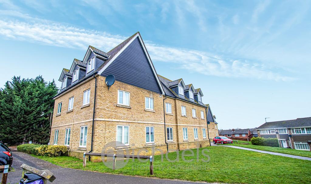 Edinburgh Gardens, Braintree, CM7 2 bed apartment £175,000