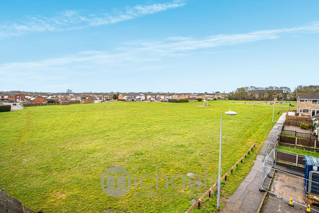 Edinburgh Gardens, Braintree, CM7 2 bed apartment for sale £175,000