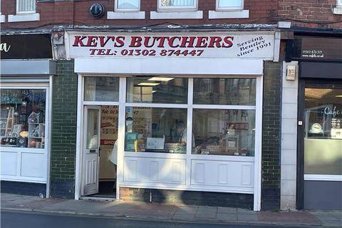 Retail property (high street) to rent - 116 High Street, Bentley, Doncaster