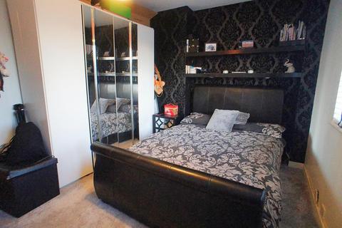 2 bedroom house for sale - Connington Crescent, London