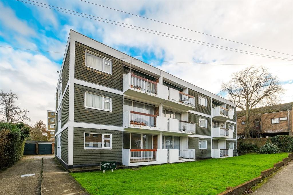 Oakwood Court, North Chingford 3 bed ground floor flat for sale £450,000