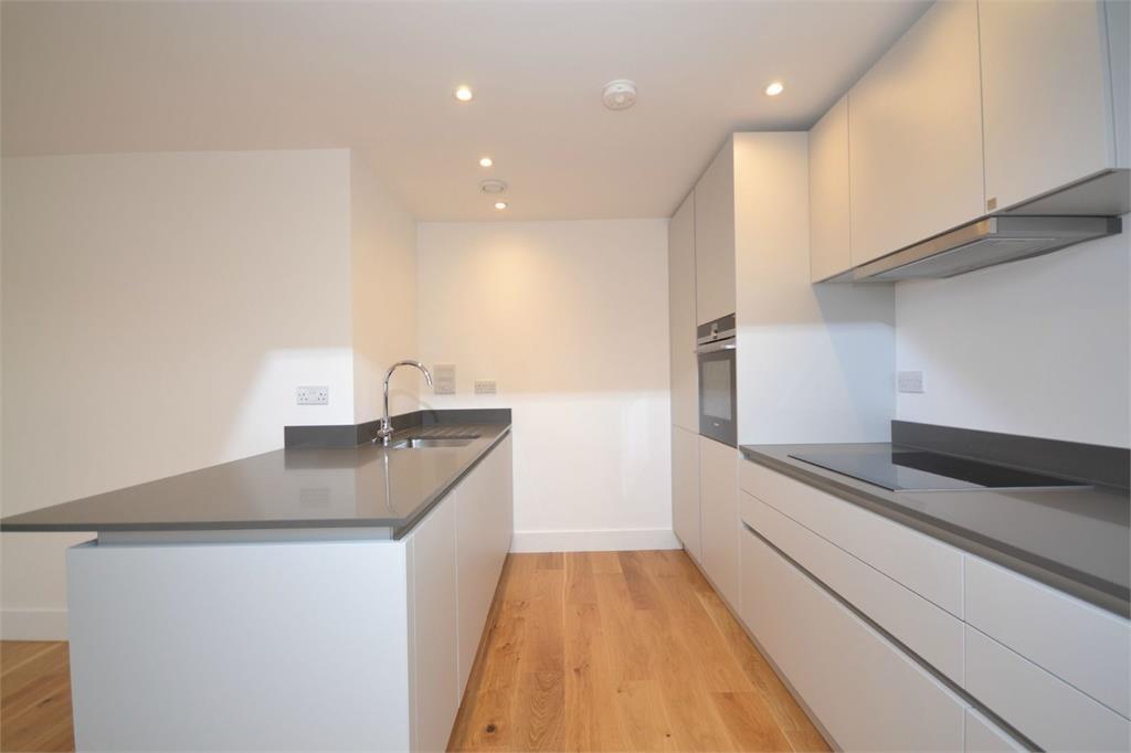 St Margarets Road, St Margarets village 1 bed apartment to rent £