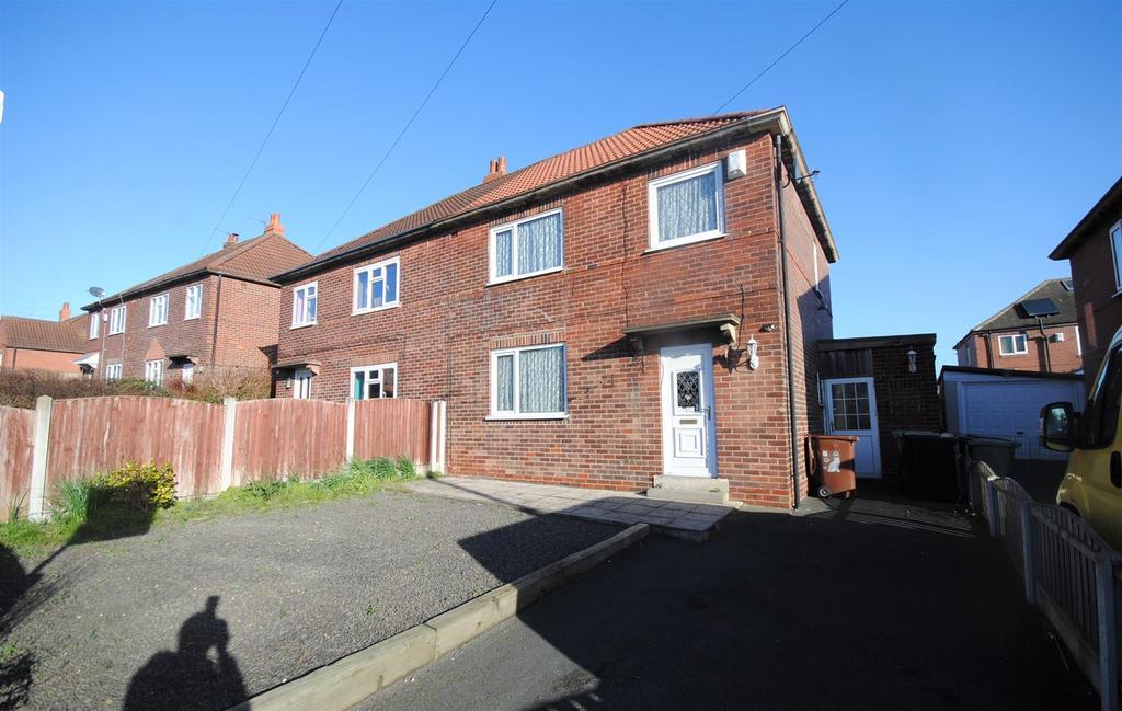 Birch Grove, Kippax, Leeds 3 bed semidetached house for sale £199,995