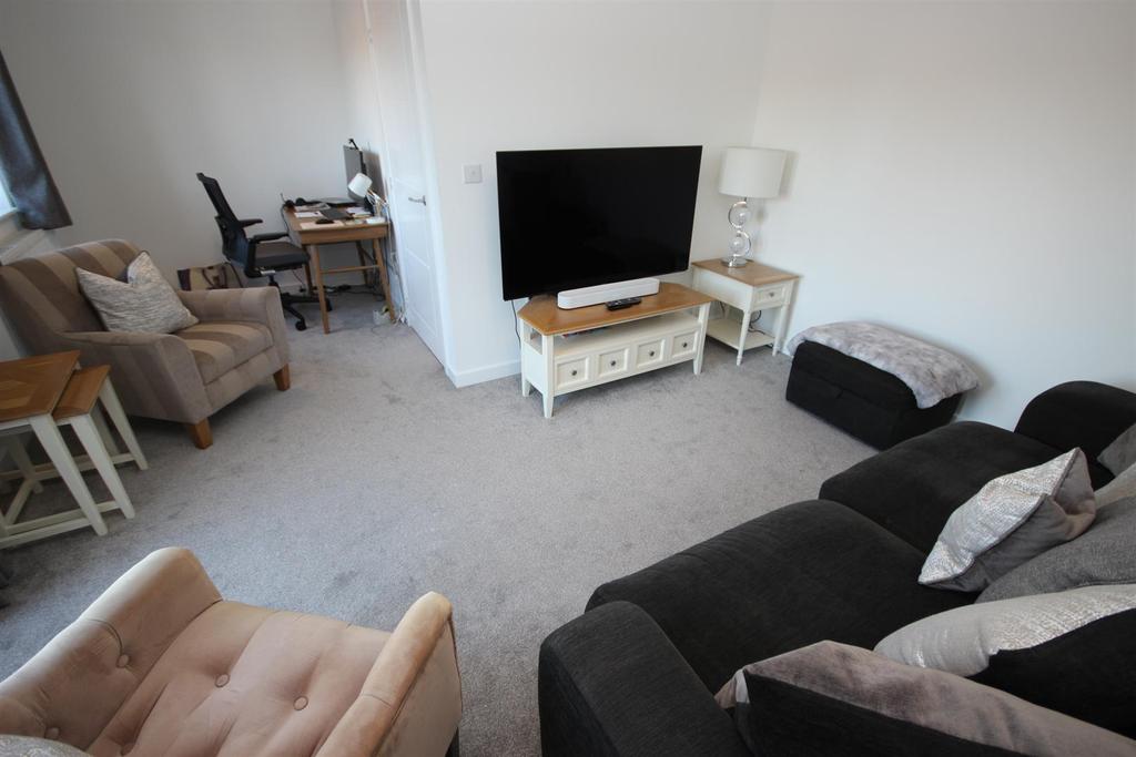 Lounge 6.jpg