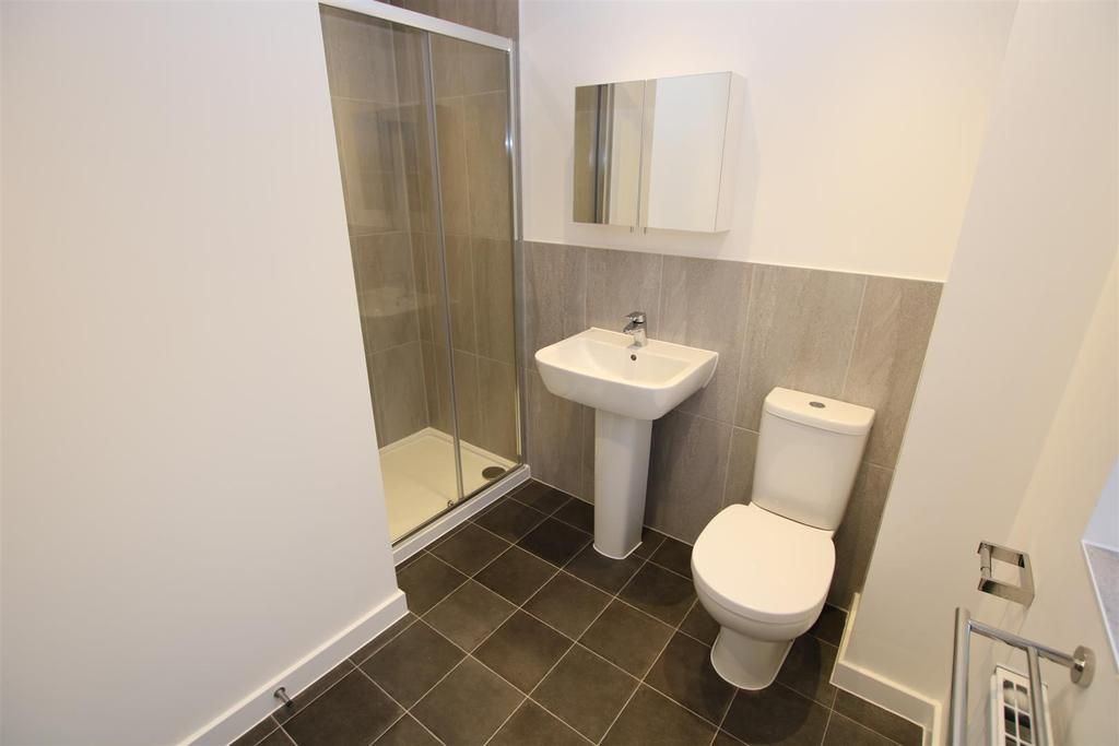 Ensuite.JPG