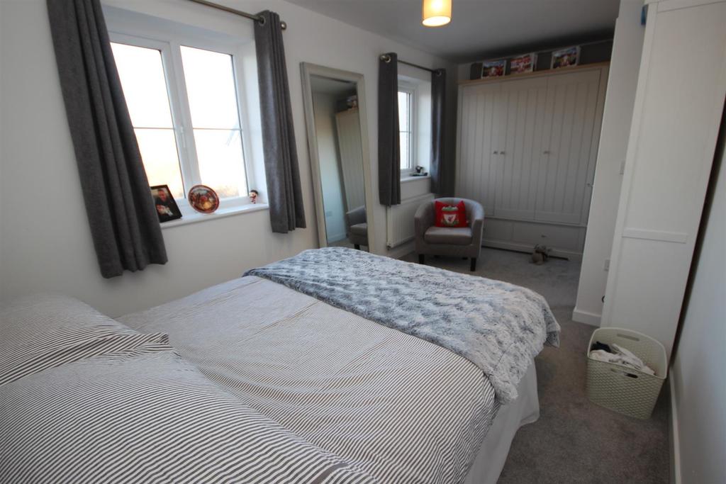 BEDROOM 2.4.jpg