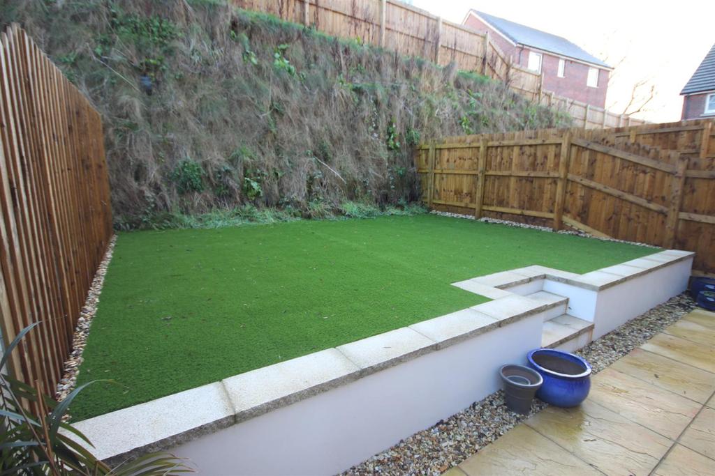 GARDEN 2.jpg