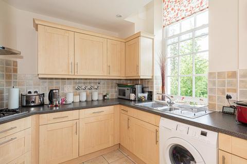 Flat 5, Crossness House Grove Close, Epsom, KT19 7NN