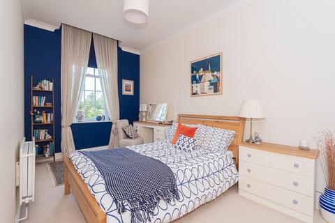Flat 5, Crossness House Grove Close, Epsom, KT19 7NN