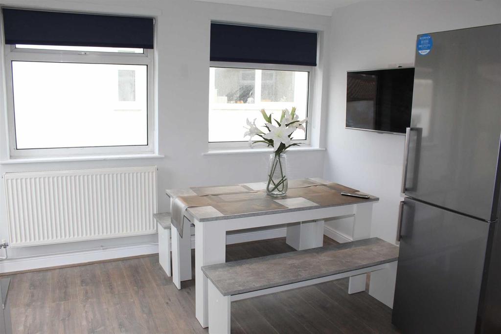 Dining room.jpg
