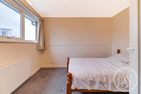 27 Carlton Carr, Leeds, LS7 1EU