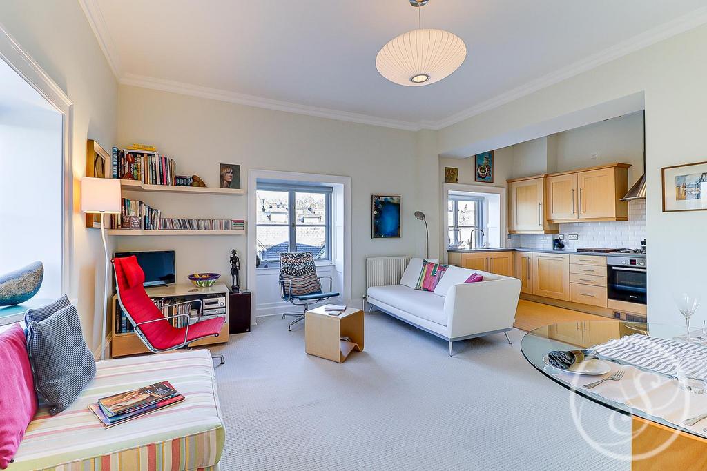 Denison Hall, Hanover Square, Leeds 2 bed flat £300,000