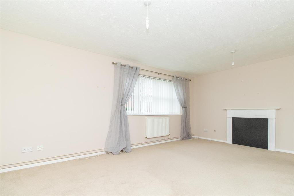 Westmarsh Drive, Margate 2 bed house £895 pcm (£207 pw)