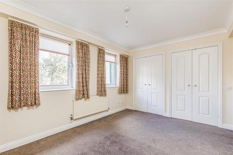 2 bedroom ground floor flat for sale, Keverstone Court, 97 Manor Road, Bournemouth