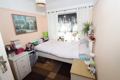 161 Cherrydown Avenue, London, E4 8DZ