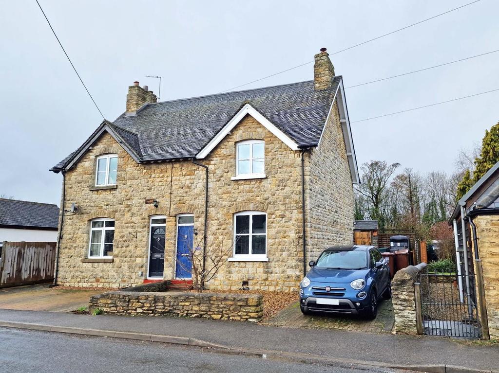 Chesterton, Bicester 3 bed semidetached house £415,000