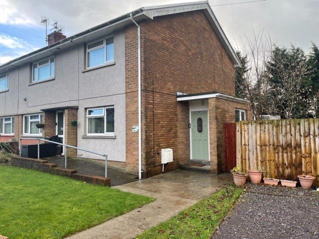Hendre Road, Pencoed, CF35 6TB 2 bed flat £750 pcm (£173 pw)
