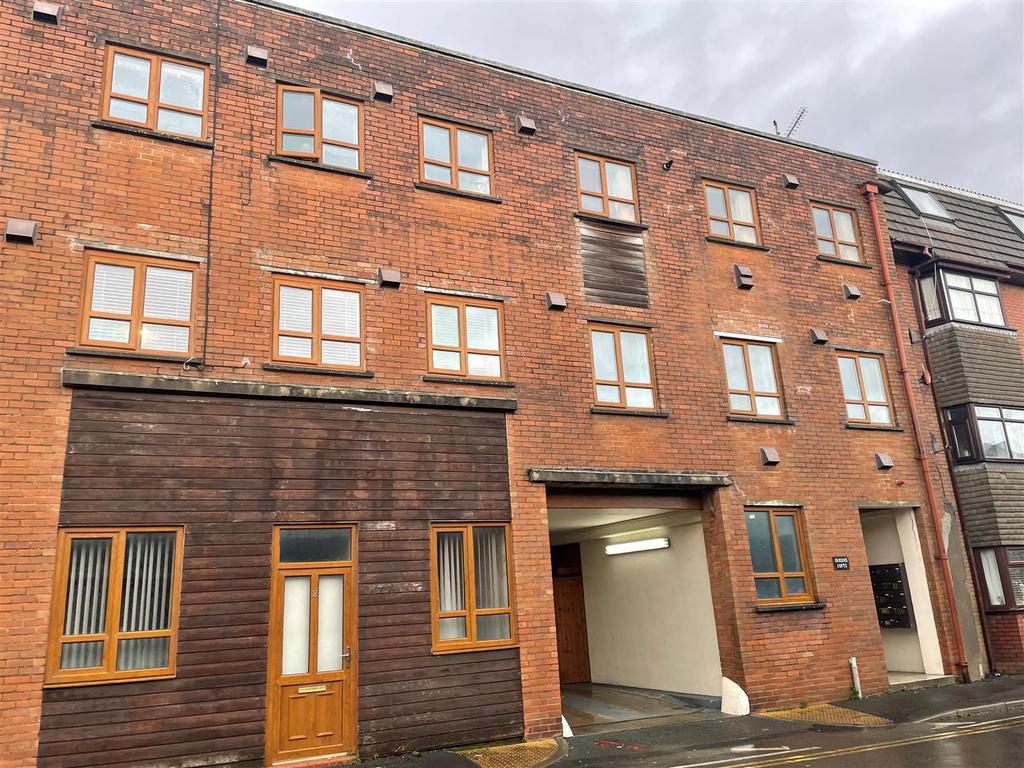 Princess Street, Llanelli 2 bed apartment £135,000