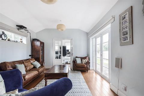 32 Highdown Hill Road, Emmer Green, Reading, RG4 8QP