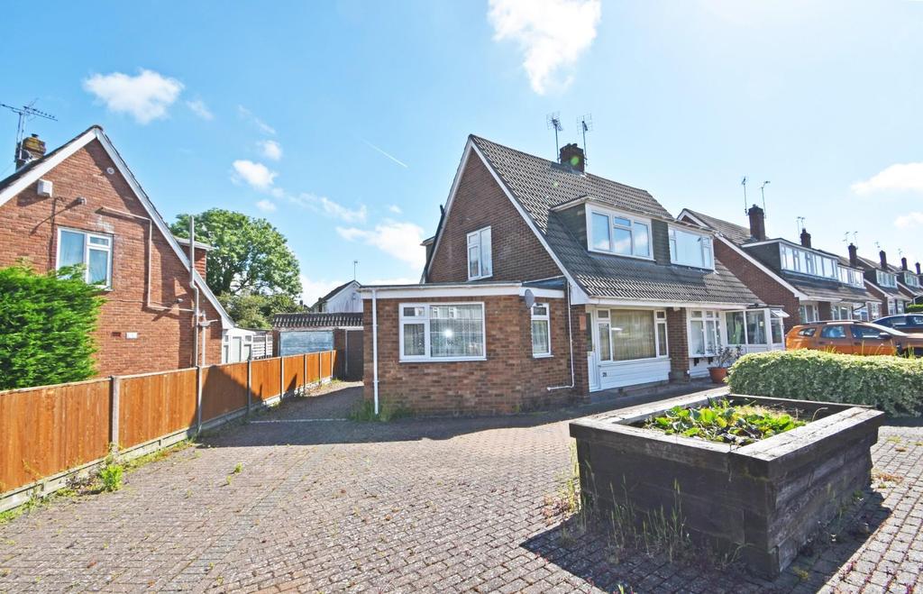 Cleves Way, Ashford 3 bed semidetached house £250,000