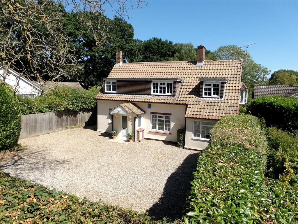Hyde Lane, Danbury 4 bed detached house for sale £800,000