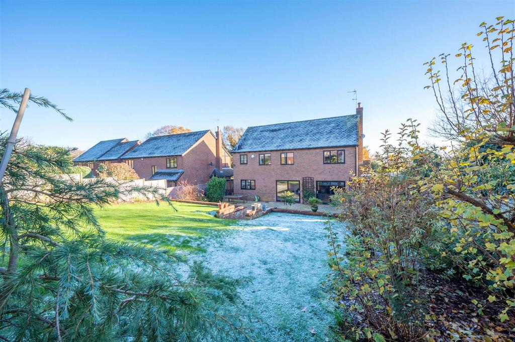 Houndsfield Lane, Wythall 5 bed detached house for sale £750,000