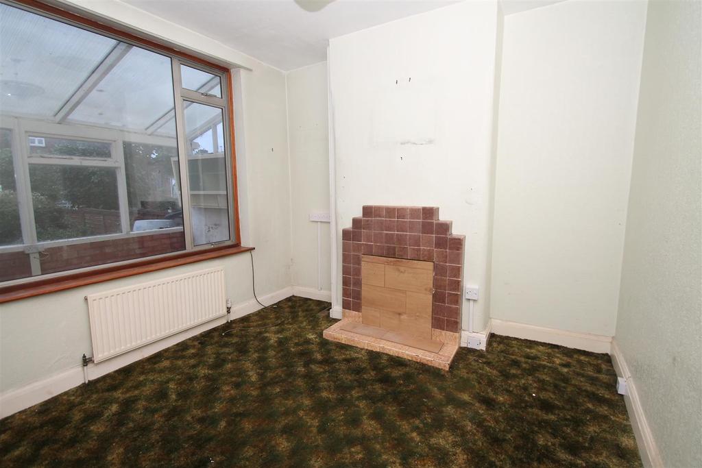 Albany Park Avenue, Enfield 3 bed terraced house £400,000