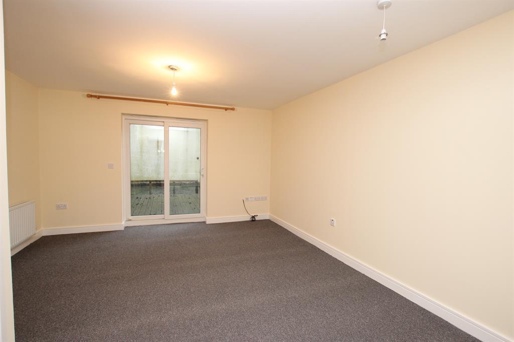 Ainsworth Close Darwen BB3 2UL 3 bed semidetached house £850 pcm (£