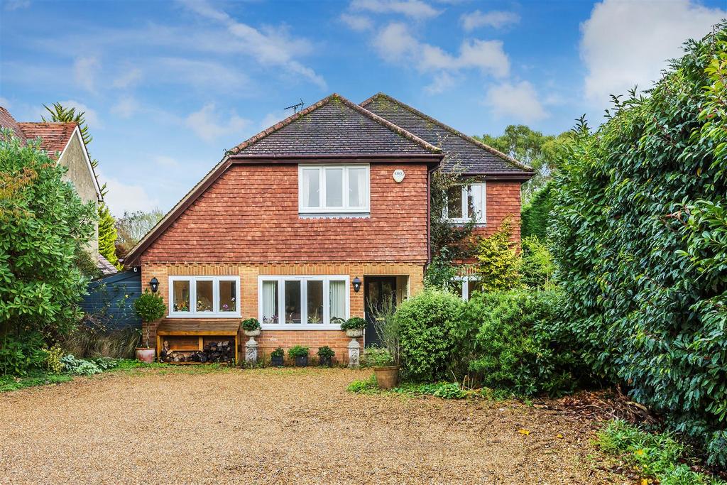 Farthingham Lane, Ewhurst, Cranleigh 5 bed detached house £995,000