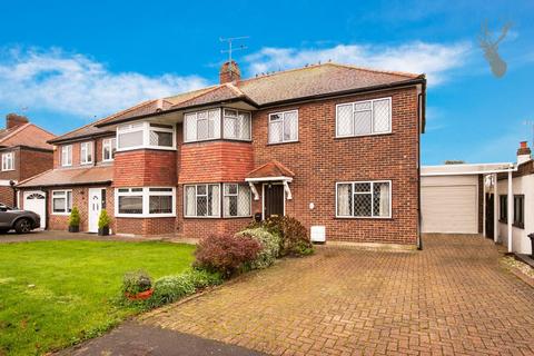 40 Orchard Drive, Theydon Bois, Epping, CM16 7DJ