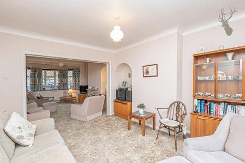 40 Orchard Drive, Theydon Bois, Epping, CM16 7DJ