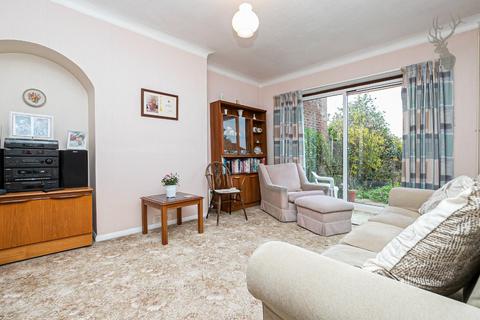 40 Orchard Drive, Theydon Bois, Epping, CM16 7DJ