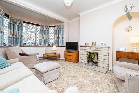 40 Orchard Drive, Theydon Bois, Epping, CM16 7DJ