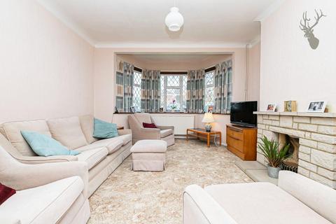 40 Orchard Drive, Theydon Bois, Epping, CM16 7DJ