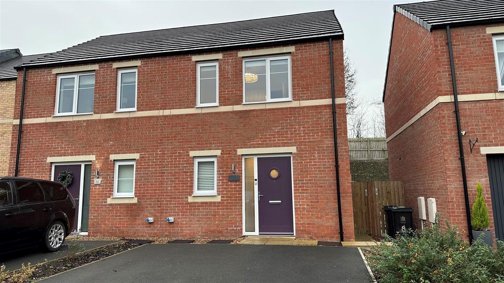 Church Close, Apperley Bridge, Bradford 2 bed semidetached house £