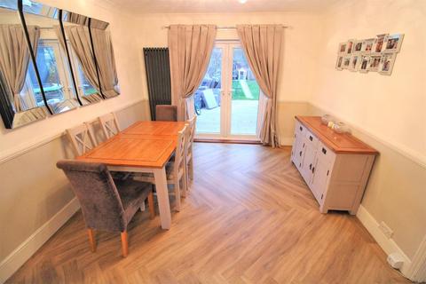 54 Berkeley Avenue, Bexleyheath, DA7 4UB