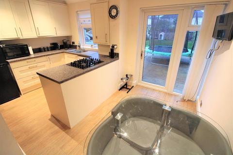54 Berkeley Avenue, Bexleyheath, DA7 4UB